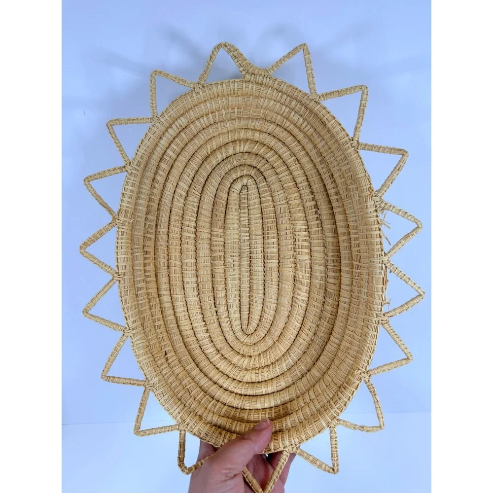 Woven Straw‎ Sunburst Serving Basket with Lid Handcrafted Bohemian Decor
